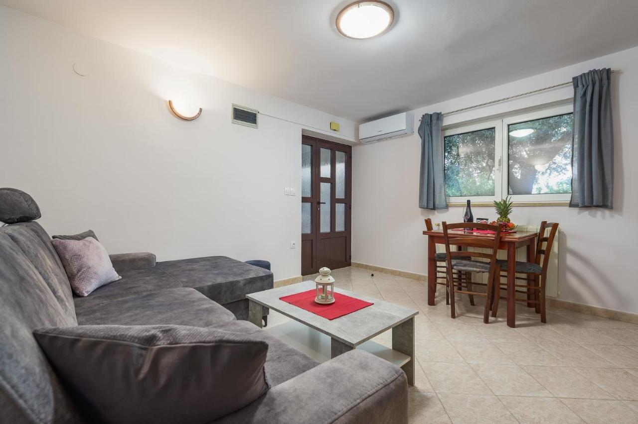 Apartments With A Parking Space Lovran, Opatija - 7869 Exterior foto